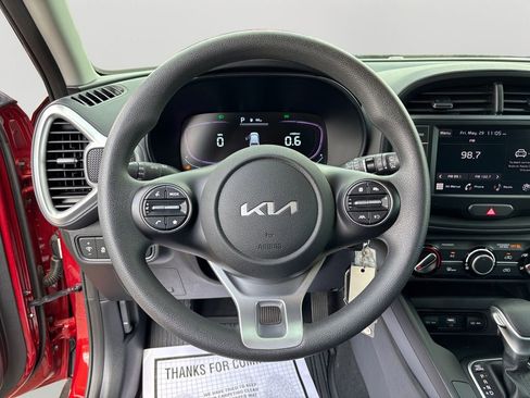 Used 2023 Kia Soul LX w/ LX Technology Package FWD image 19
