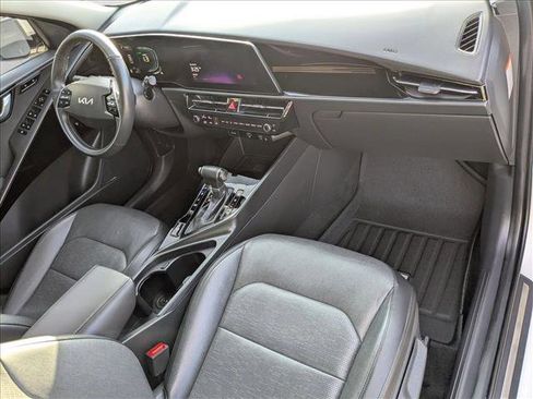 Used 2023 Kia Niro SX Touring FWD image 25