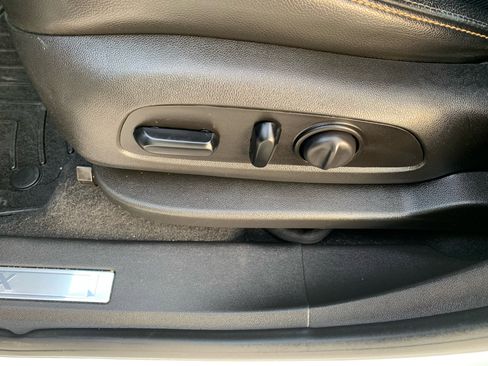 Used 2021 Chevrolet Equinox Premier image 26