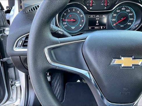 Used 2018 Chevrolet Cruze LS FWD image 18