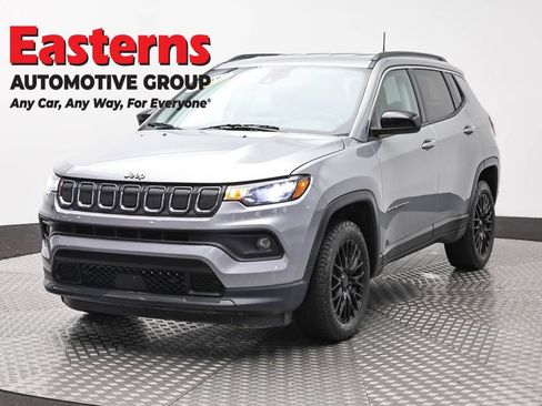 Used 2022 Jeep Compass Latitude AWD/4WD image 1