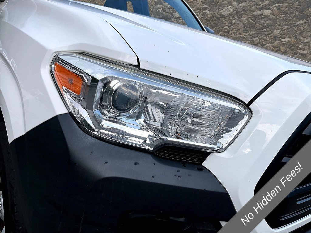 Used 2017 Toyota Tacoma SR AWD/4WD image 15