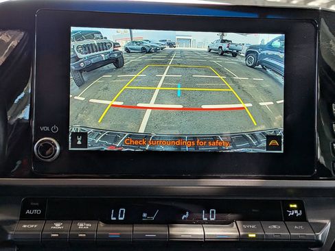 Used 2025 Toyota Camry SE FWD image 20