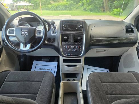 Used 2013 Dodge Grand Caravan SE FWD image 31