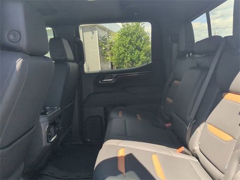 Used 2025 GMC Sierra 1500 AT4 w/ AT4 Premium Package image 4