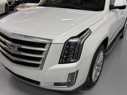 Used 2020 Cadillac Escalade Luxury image 22