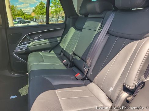 Used 2023 Land Rover Range Rover SE image 9