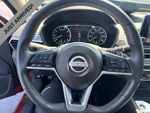 Used 2023 Nissan Altima 2.5 SR FWD image 10