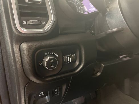 Used 2023 RAM 1500 Laramie AWD/4WD image 14