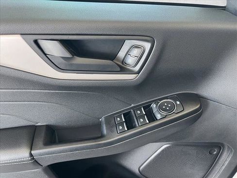 Used 2022 Ford Escape SE w/ Convenience Package FWD image 19