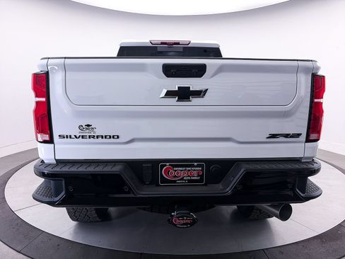 Used 2025 Chevrolet Silverado 2500 ZR2 w/ Technology Package AWD/4WD image 20
