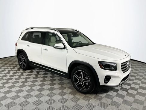 Used 2026 Mercedes-Benz GLB 250 4MATIC image 1