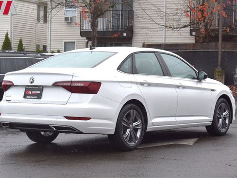 Used 2021 Volkswagen Jetta R-Line w/ R-Line Cold Weather Package image 5