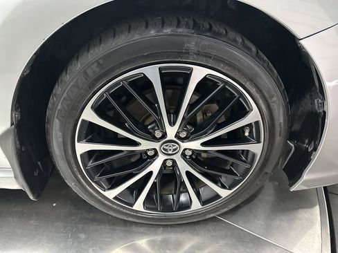 Used 2018 Toyota Camry SE FWD image 9