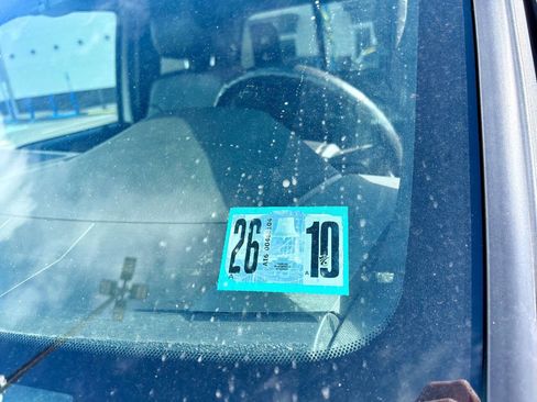 Used 2011 Ford F250 Lariat w/ Chrome Pkg image 38