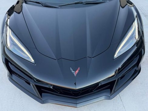 Used 2025 Chevrolet Corvette E-Ray w/ ZER Performance Package AWD/4WD image 3