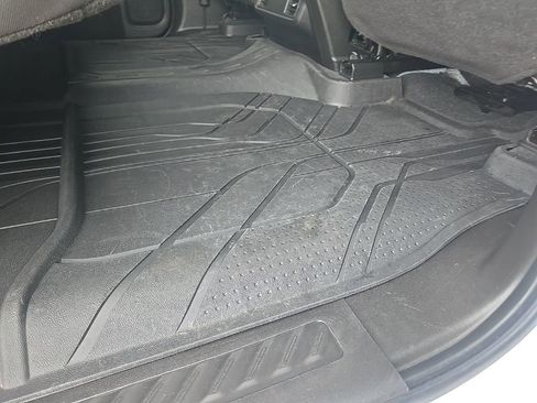 Used 2021 Chevrolet Silverado 2500 Custom w/ Custom Value Package image 32