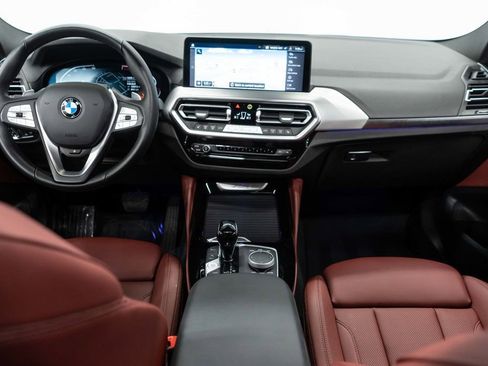 Used 2025 BMW X4 xDrive30i w/ Premium Package image 9