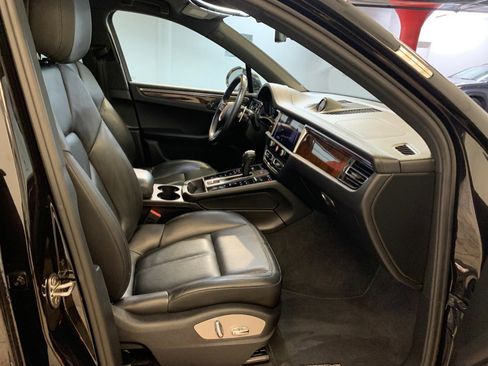 Used 2022 Porsche Macan S image 52