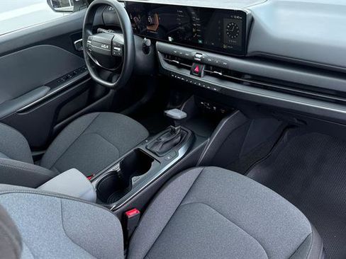 New 2025 Kia K4 LXS image 17
