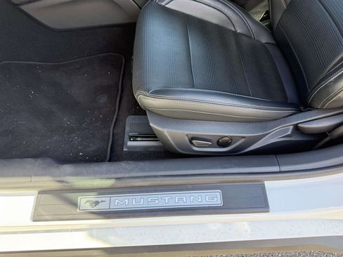 Used 2025 Ford Mustang GT Premium image 15