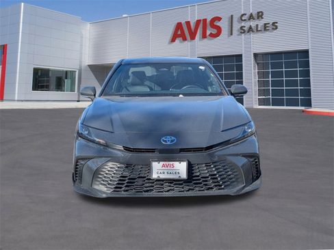 Used 2025 Toyota Camry SE image 10