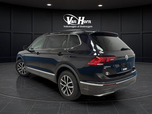 Used 2020 Volkswagen Tiguan SE w/ Panoramic Sunroof Package FWD image 5