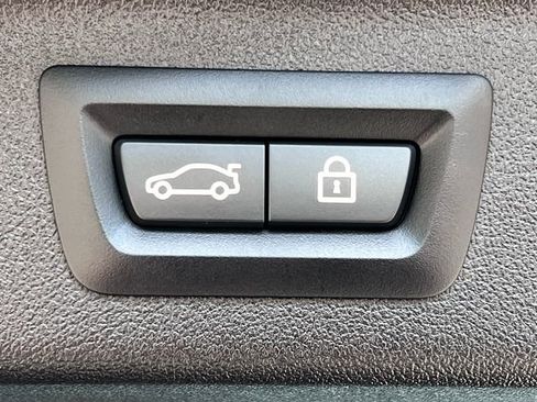 Used 2021 BMW X7 M50i AWD/4WD image 44