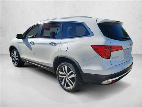 Used 2018 Honda Pilot Touring image 7