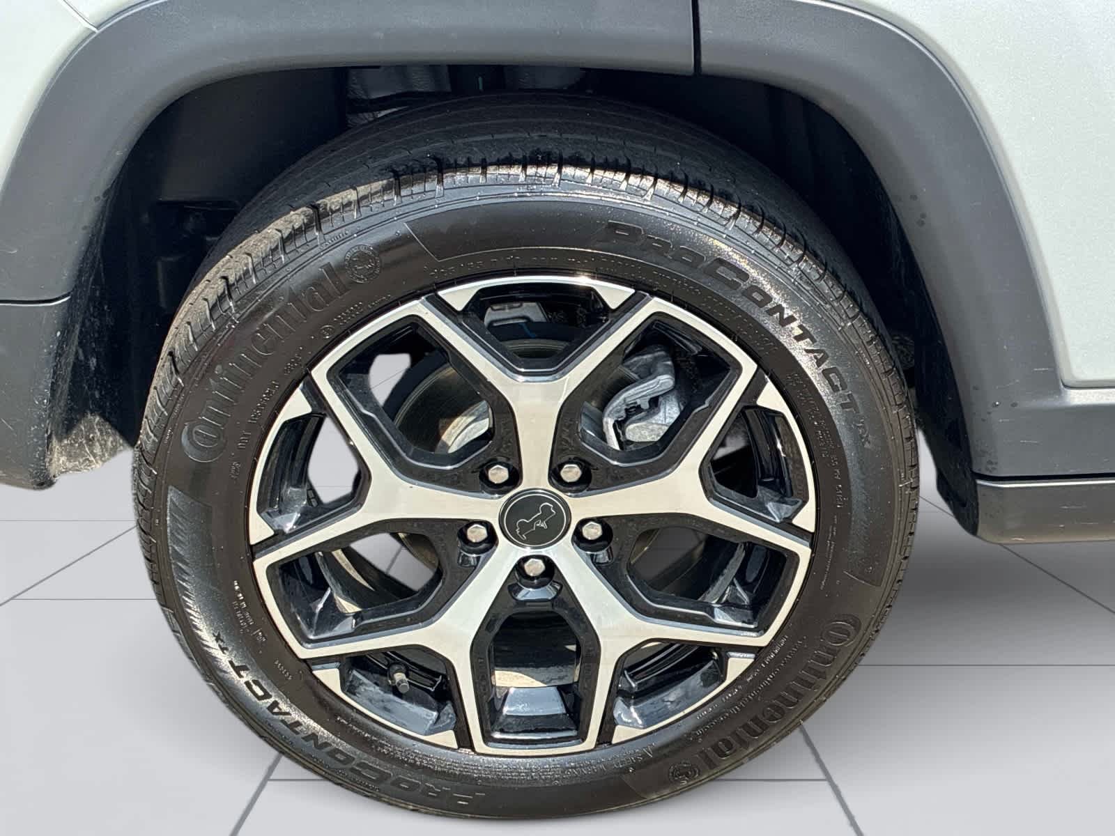 Used 2025 Jeep Compass Limited AWD/4WD image 11