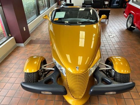 Used 2002 Chrysler Prowler RWD image 12