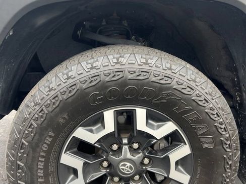 Used 2023 Toyota Tacoma TRD Off-Road AWD/4WD image 12