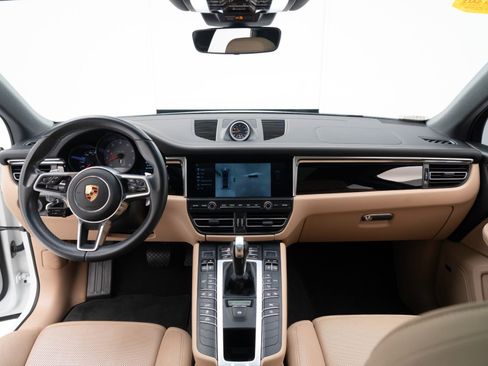 Certified 2021 Porsche Macan S image 29