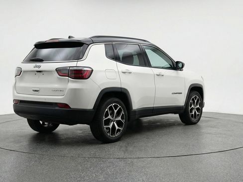 Used 2025 Jeep Compass Limited AWD/4WD image 7