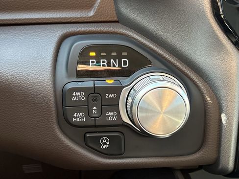Used 2025 RAM 1500 Laramie AWD/4WD image 17