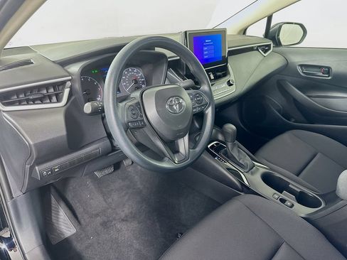 Certified 2025 Toyota Corolla LE FWD image 9
