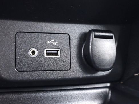 Used 2019 Nissan Rogue AWD image 25