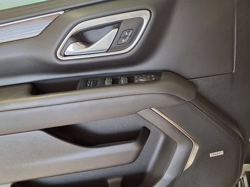 Used 2024 Chevrolet Tahoe High Country AWD/4WD image 19