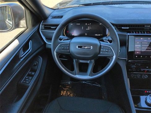 New 2025 Jeep Grand Cherokee Laredo X image 15