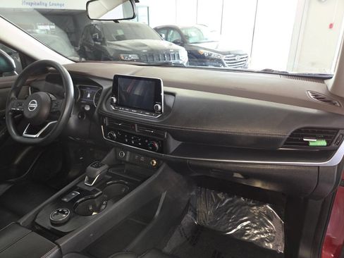 Used 2021 Nissan Rogue S AWD/4WD image 31