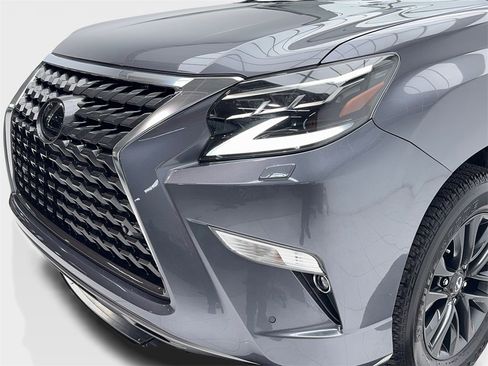 Used 2022 Lexus GX 460 Premium w/ Premium Plus Package image 5