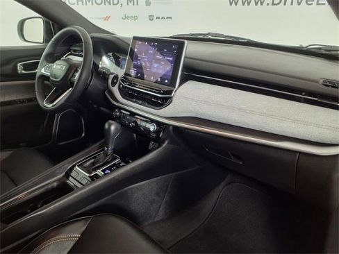 Certified 2023 Jeep Compass Latitude image 18