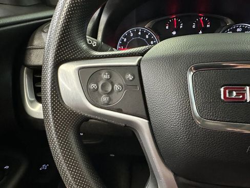 Used 2023 GMC Terrain SLE w/ Driver Convenience Package image 8