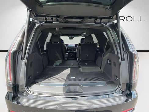 Certified 2026 Cadillac Escalade Platinum Sport w/ LPO, ONYX Package AWD/4WD image 11