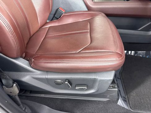 Used 2024 Ford Expedition Limited image 33