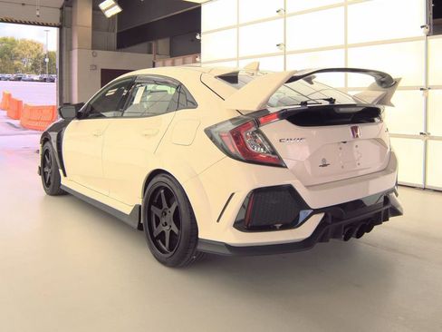 Used 2017 Honda Civic Type R image 4