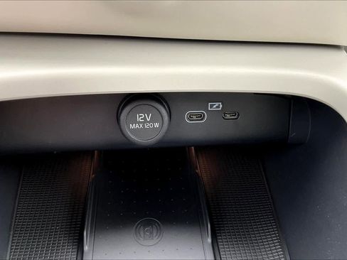 New 2026 Volvo XC40 B4 Plus w/ Climate Package image 23