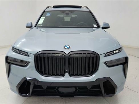 Used 2024 BMW X7 xDrive40i w/ M Sport Package image 2