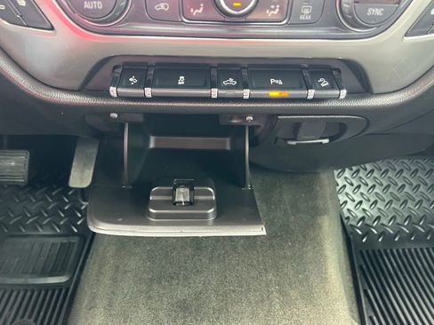 Used 2018 Chevrolet Silverado 1500 LT w/ All Star Edition AWD/4WD image 28