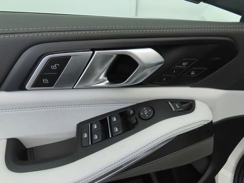 New 2026 BMW X5 sDrive40i image 23